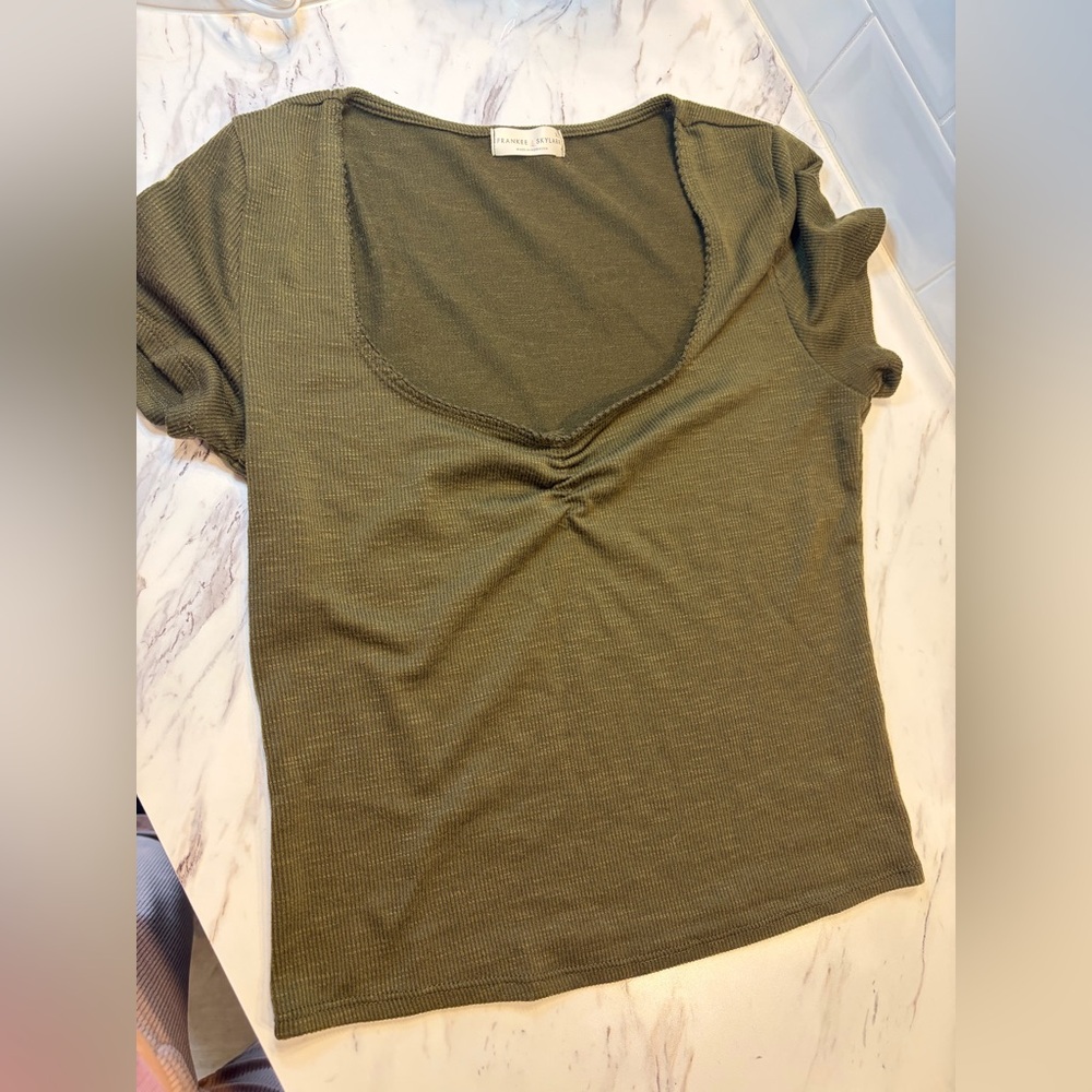 Olive Gathered Front Short‎ Sleeve Tee